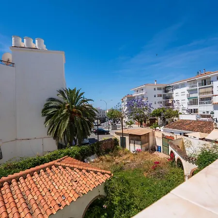 Spacious Renovated In The Heart Of Apartment Nerja