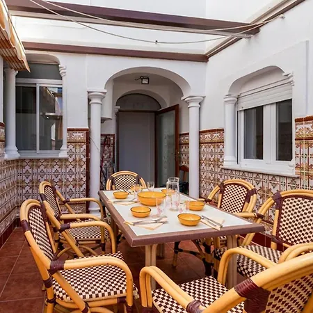 Spacious Renovated In The Heart Of Apartment Nerja