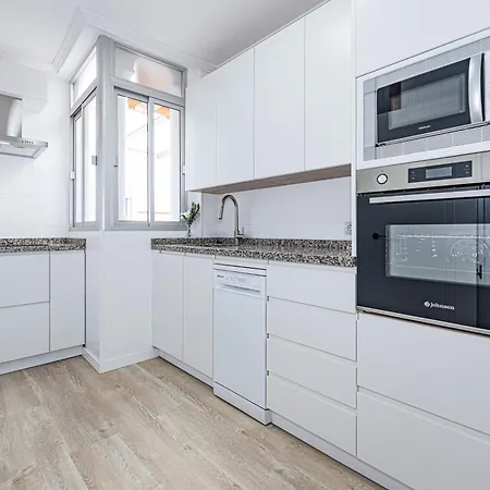 Apartment Spacious Renovated In The Heart Of Nerja