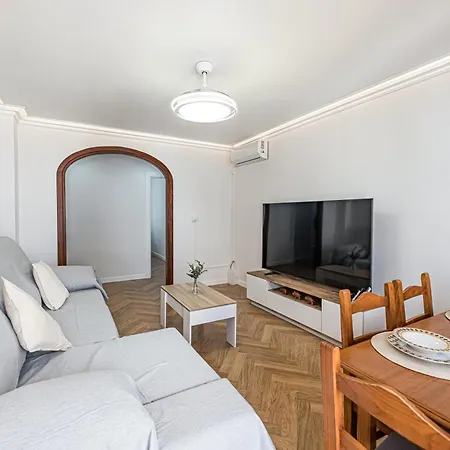Spacious Renovated In The Heart Of Apartment
