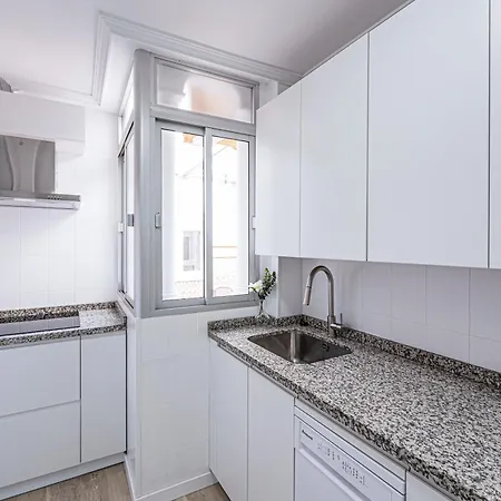 Spacious Renovated In The Heart Of Apartment