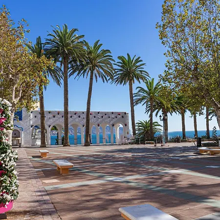 Apartment Spacious Renovated In The Heart Of Nerja